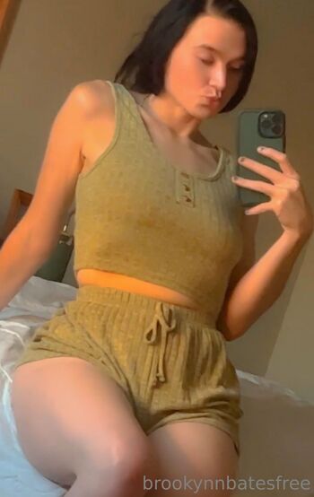 BROOKLYNNBATESFRE / brooklynnbatesfree nude photo #36