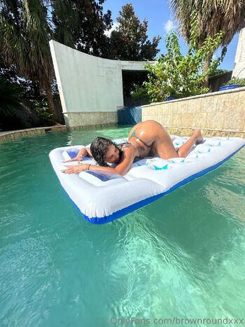 𝕀𝕥𝕤 𝔸𝕝𝕝𝕚𝕖 / brownroundxxx nude photo #4