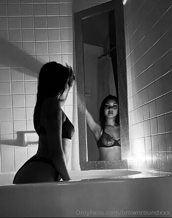 𝕀𝕥𝕤 𝔸𝕝𝕝𝕚𝕖 / brownroundxxx nude photo #8