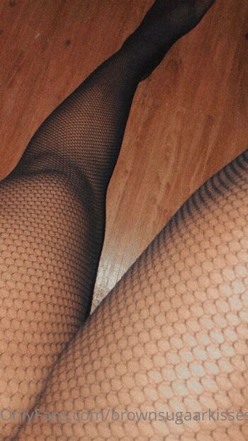 Thickass Brownskin / brownsugaarkissess nude photo #9