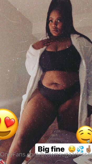 Thickass Brownskin / brownsugaarkissess nude photo #15