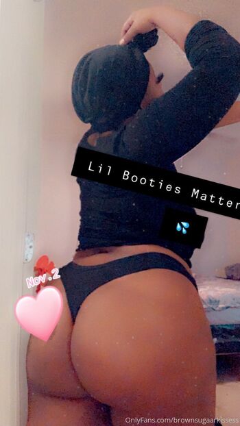 Thickass Brownskin / brownsugaarkissess nude photo #33