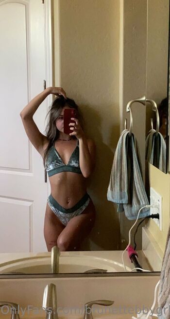 Brunette Baddi / brunettebbygrl nude photo #2