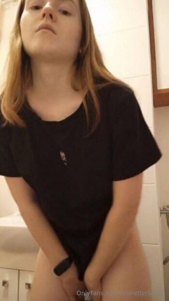 Rubí / brunetterubi70 nude photo #16