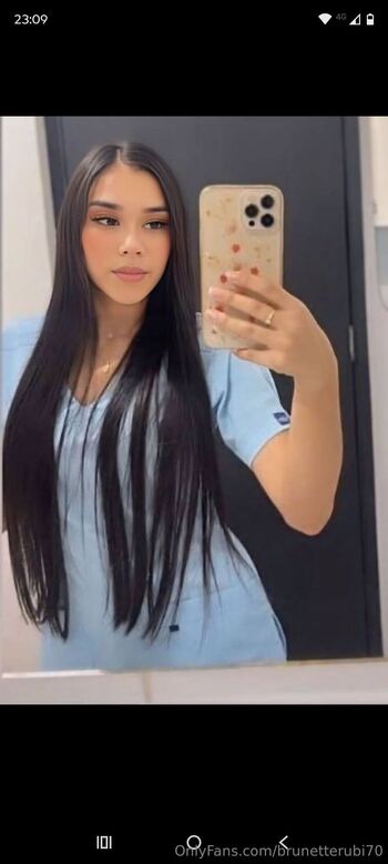 Rubí / brunetterubi70 nude photo #21