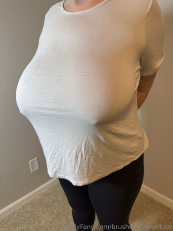 brushesandboobies / brushesandboobies nude photo #1