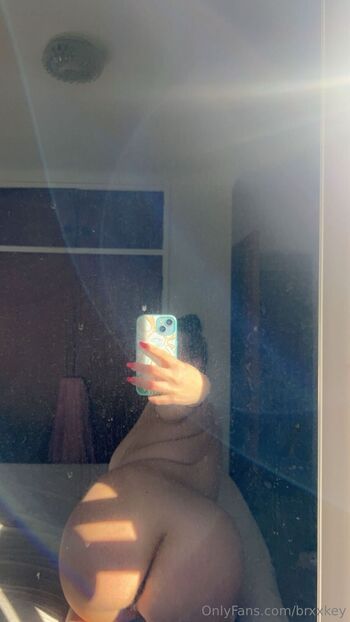 Brxxke / brxxkey nude photo #3