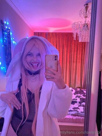 Anni / bubbleannie nude photo #1