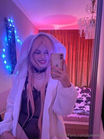 Anni / bubbleannie nude photo #2