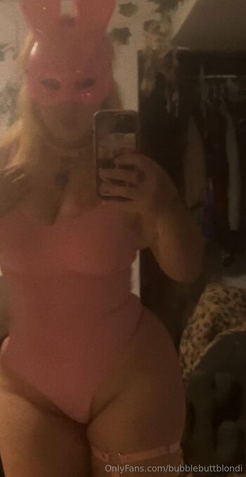 Blond / bubblebuttblondi nude photo #18