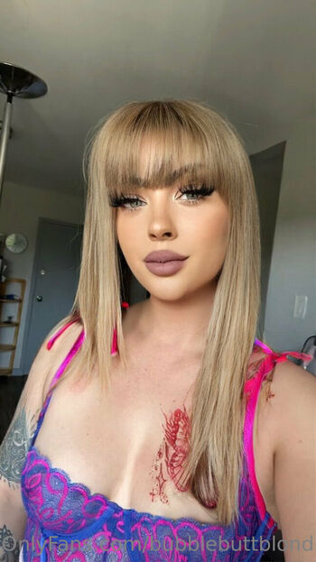 Blond / bubblebuttblondi nude photo #34