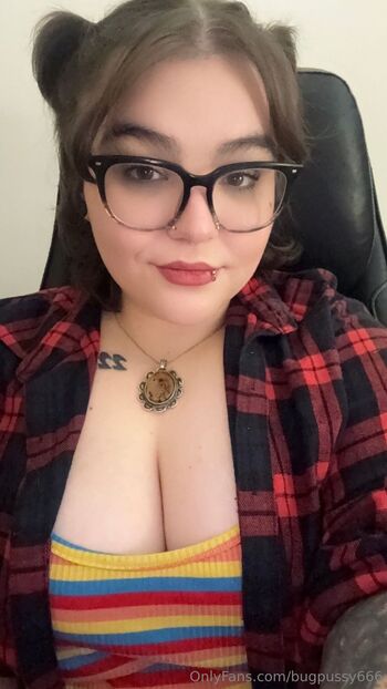 Bug / bugpussy666 nude photo #5