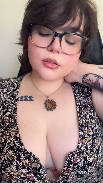 Bug / bugpussy666 nude photo #17