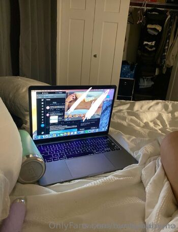 mo / bunnybabymo / babybunnymoxo nude photo #16