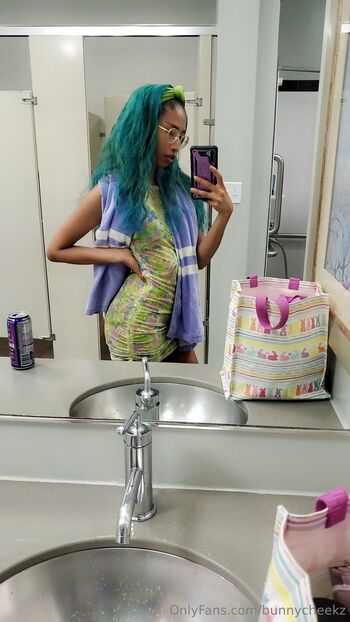 bunnycheek / bunnycheekz / bunny_cheekz / bunny.cheekz nude photo #1