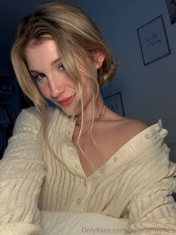 Emily FRE / bunnyemyfree nude photo #3