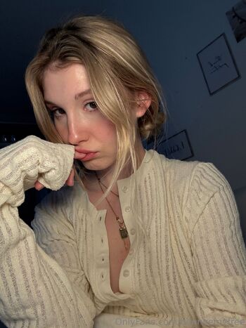 Emily FRE / bunnyemyfree nude photo #33