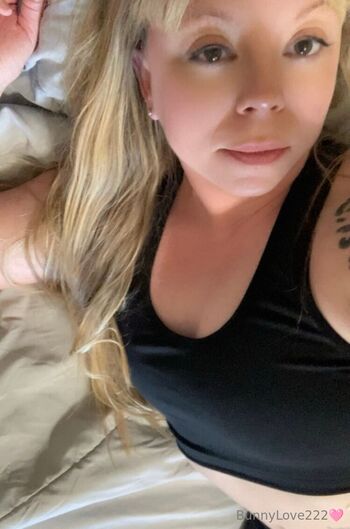 OnlyFans / bunnylove222 nude photo #2