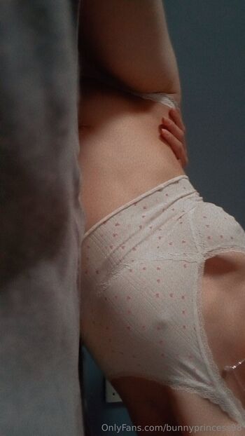 Bunnyprincess9 / bunnyprincess98 nude photo #17