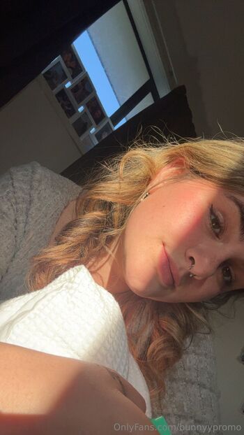 tease / bunnyypromo nude photo #17