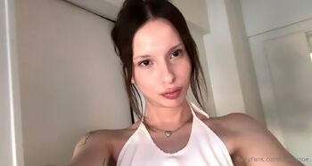 Zoe / bunnyzoe nude photo #2