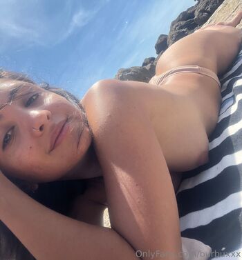 Latín girl / burbuxxx / burbionly nude photo #24