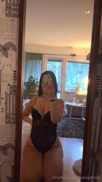 OnlyFans / busigafrida nude photo #7