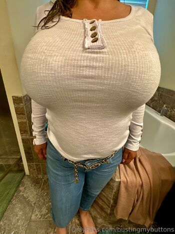 BustingMyButton / bustingmybuttons nude photo #2