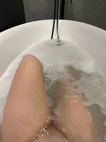 Veronica / busty_paradise nude photo #22