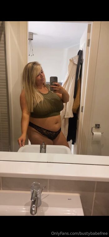 Sophie / bustybabefree nude photo #4