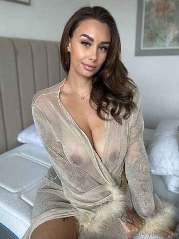 𝑩𝒓𝒊𝒕𝒊𝒔𝒉 𝒎𝒐𝒎 𝒘𝒊𝒕𝒉 𝒃𝒊𝒈 𝒕𝒊𝒕𝒔 / bustybelle_xx nude photo #19