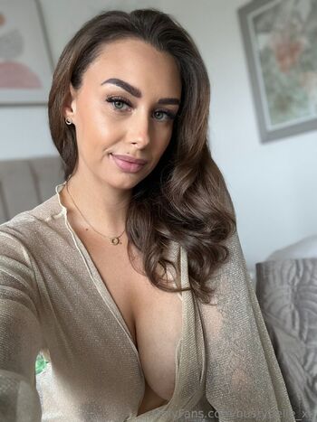 𝑩𝒓𝒊𝒕𝒊𝒔𝒉 𝒎𝒐𝒎 𝒘𝒊𝒕𝒉 𝒃𝒊𝒈 𝒕𝒊𝒕𝒔 / bustybelle_xx nude photo #23