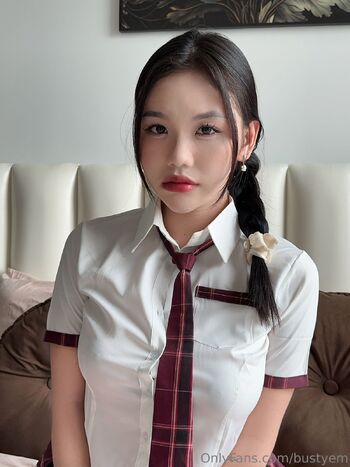 Emm / bustyem nude photo #5