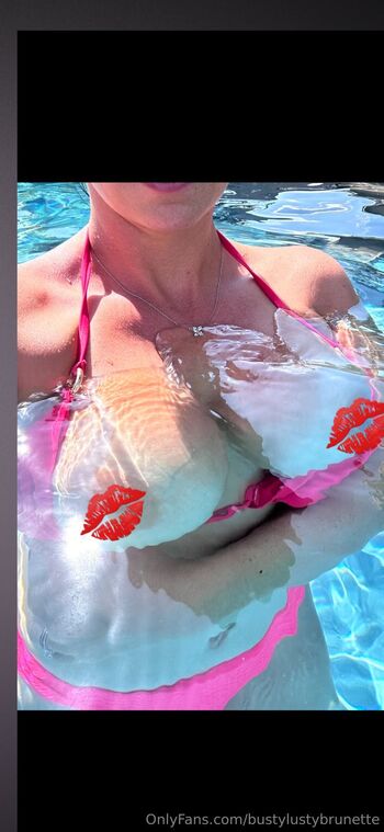 BustyLustyBrunett / bustylustybrunette nude photo #3