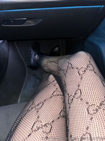 Lar / bustypetiteteenfree nude photo #26