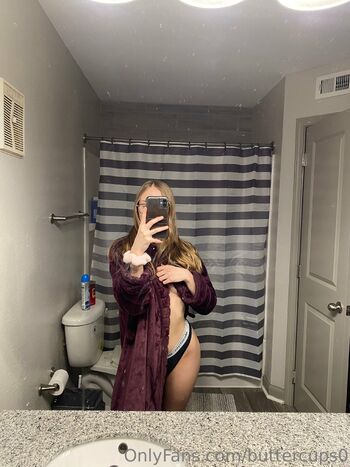 Wet We / buttercups0 nude photo #4