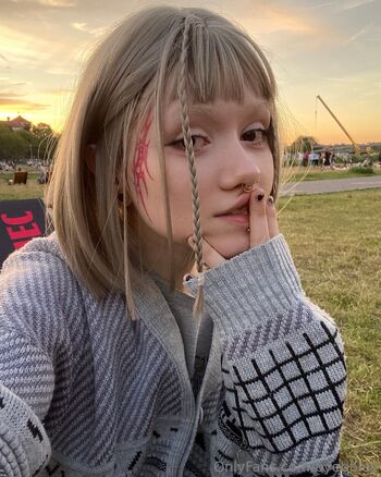 YONA / byebblue nude photo #4