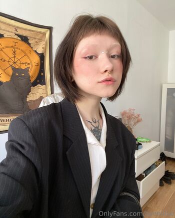 YONA / byebblue nude photo #5