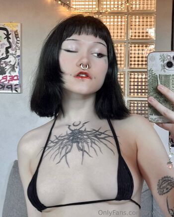 YONA / byebblue nude photo #10