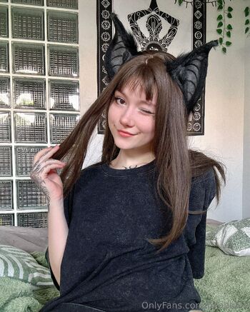 YONA / byebblue nude photo #13