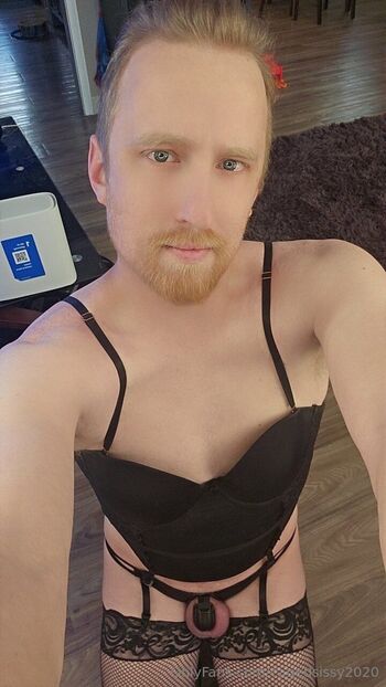 Cagedsissy202 / cagedsissy2020 nude photo #26