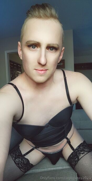 Cagedsissy202 / cagedsissy2020 nude photo #37