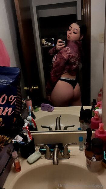Caitbbyy / caitbbyyy nude photo #16