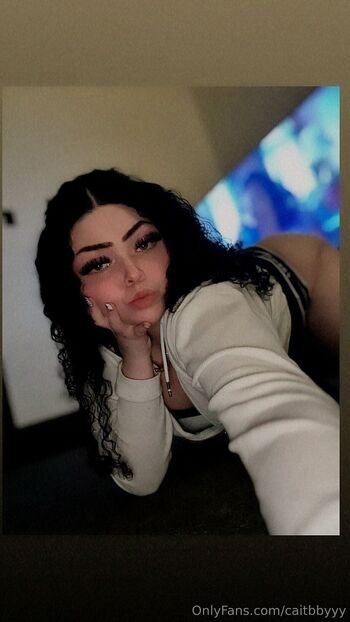 Caitbbyy / caitbbyyy nude photo #20