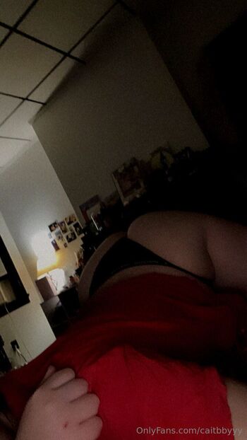Caitbbyy / caitbbyyy nude photo #25