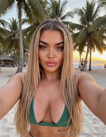 OnlyFans / cakequeengina nude photo #7