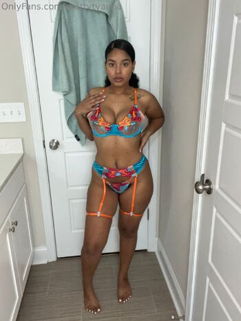 tyann / cakeyytyanna nude photo #1