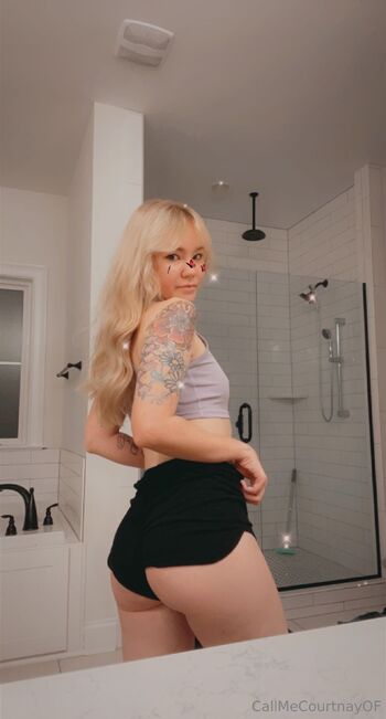 Courtna / callmecourtnay nude photo #32