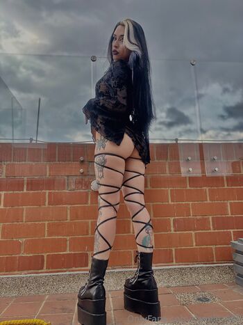 Camille 66 / camile_666 nude photo #6