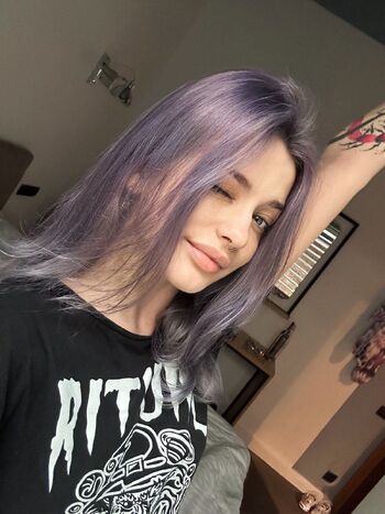 Camilla / camilla.austin nude photo #6